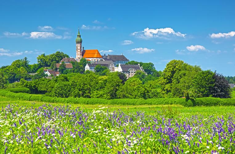 Andechs liegt idyllisch im Fünf-Seen-Land