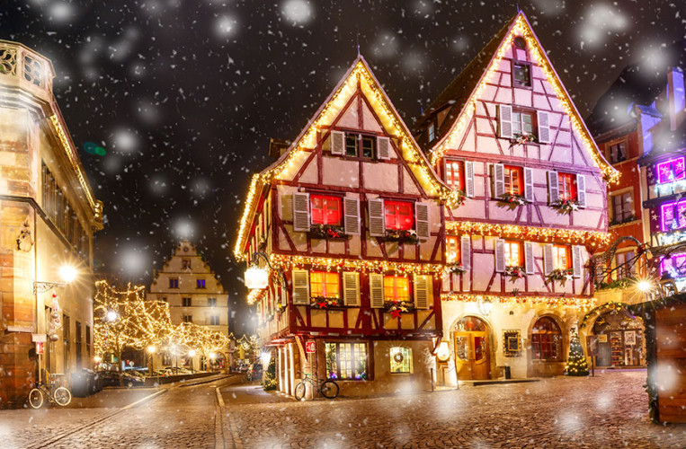 Die historische Altstadt von Colmar in magisches Licht getaucht