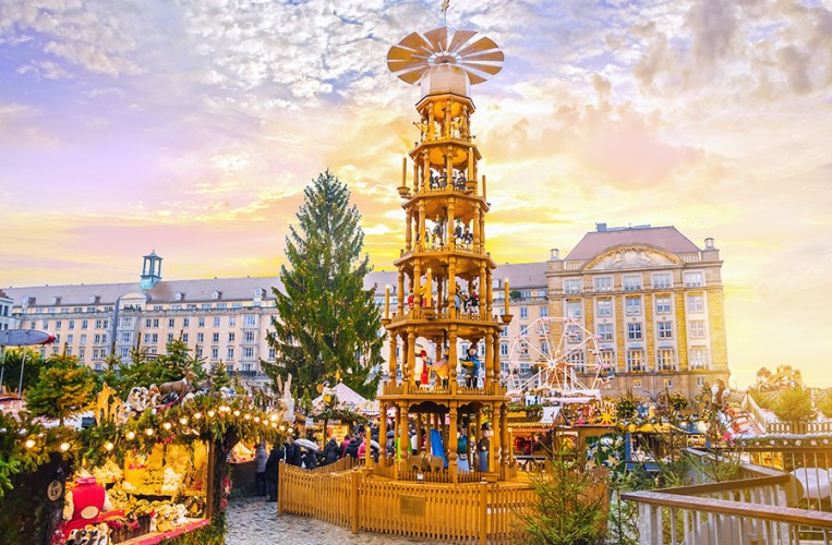 Der wohl älteste Weihnachtsmarkt der Welt ist der Dresdner Striezelmarkt