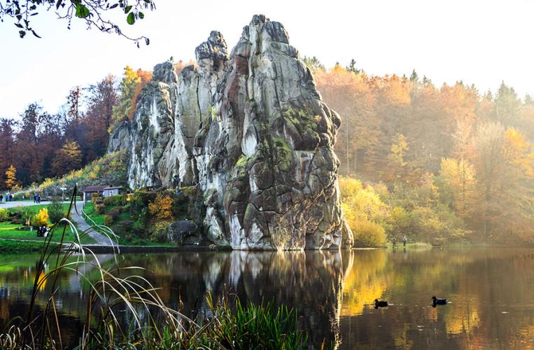 Die Externsteine sind ein Symbol für den Teutoburger Wald 