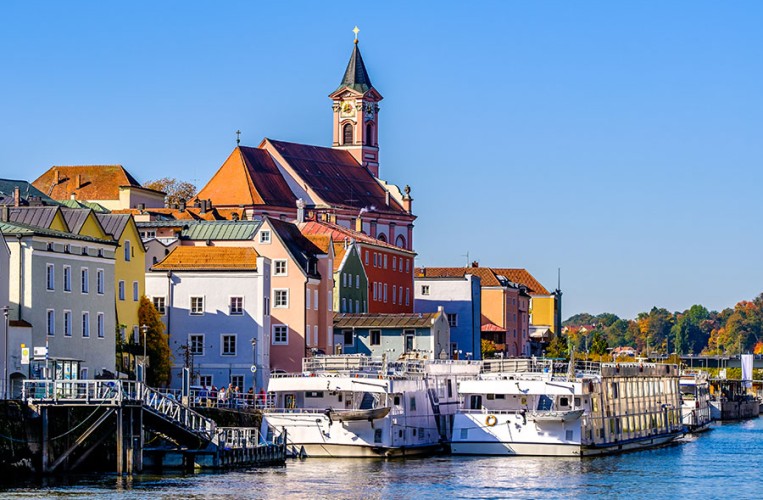 Eine Fahrt mit dem Boot eröffnet neue Blicke auf Passau