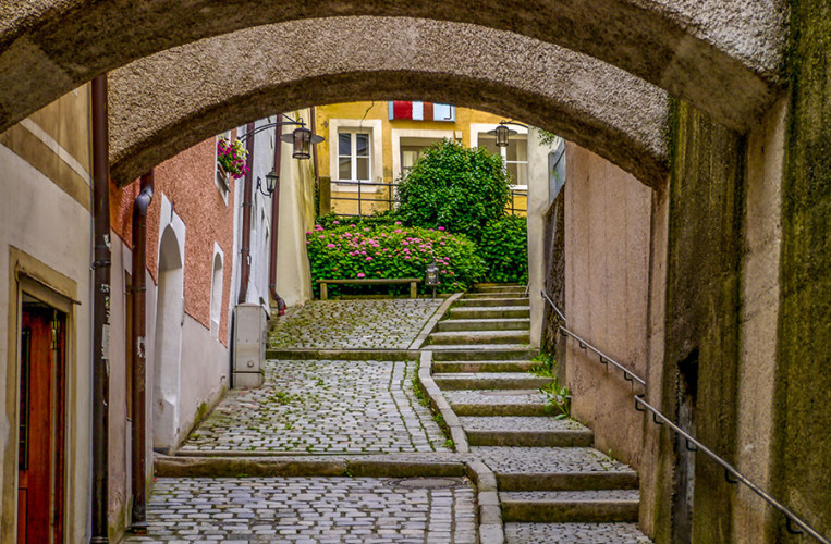 Die romantischen Gassen im Künstlerviertel rund um die Höllgasse
