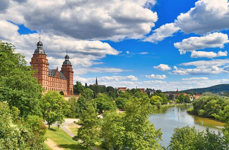 Traumhafter Ausblick auf Aschaffenburg und den Main