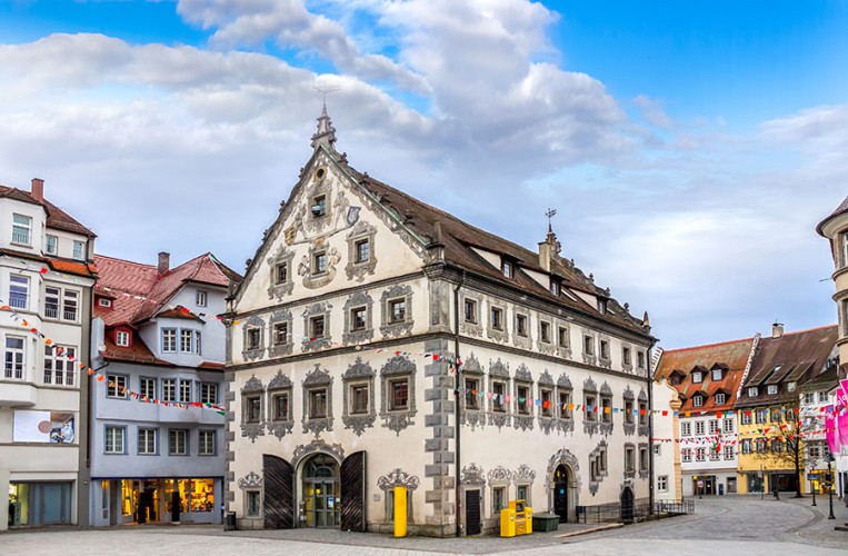 Weithin berühmt ist das Lederhaus am Marienplatz in Ravensburg