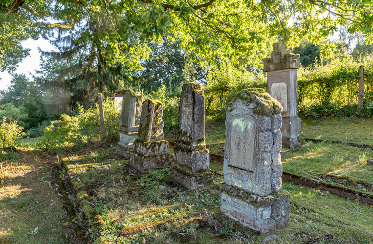 Ein beeidruckendes Baudenkmal ist der alte Jüdische Friedhof in St. Wendel