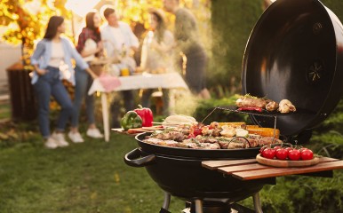 Von saftigen Steaks bis hin zu gegrilltem Gemüse - Der August ist da und bringt die besten Grillrezepte mit.